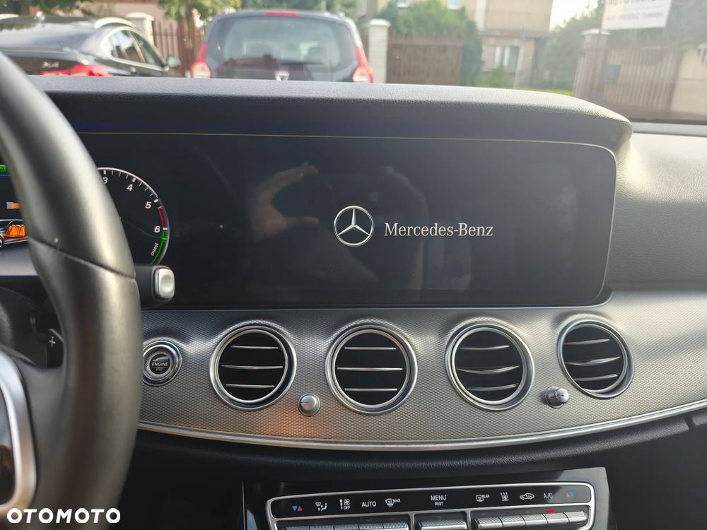 Mercedes-Benz Klasa E 300 de 9G-TRONIC Exclusive - 23