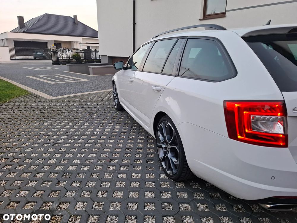 Skoda Octavia 2.0 TDI DSG RS - 4