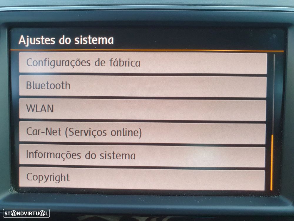 VW Golf 1.6 TDI Confortline - 24