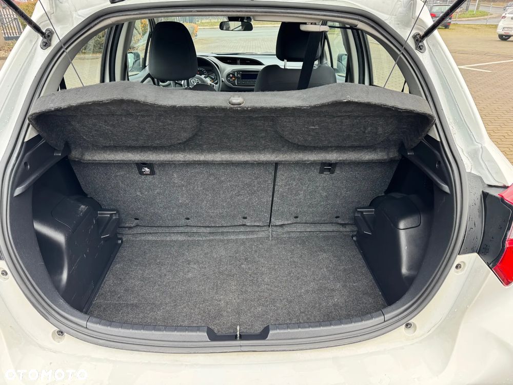 Toyota Yaris Hybrid 100 Active - 11