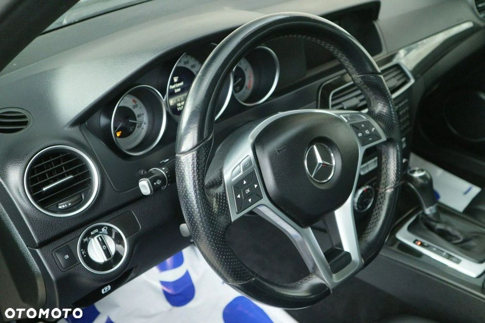 Mercedes-Benz Klasa C 350 BlueEff 4-Matic Avantgarde - 17