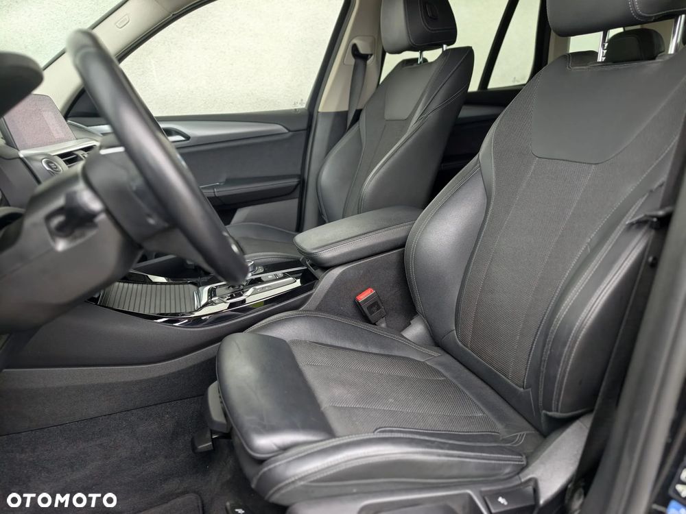 BMW X3 xDrive20i Advantage - 5
