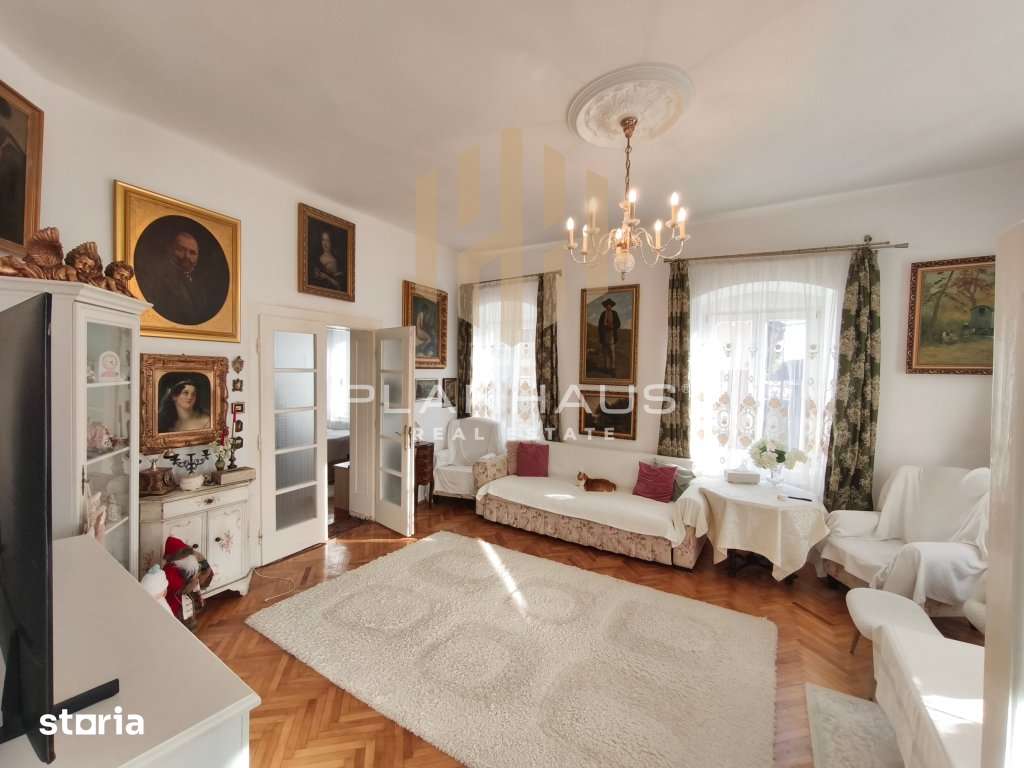 Casă de vânzare în Centrul Vechi  ideală pentru investiție și locuire - Imagine principală: 2/20