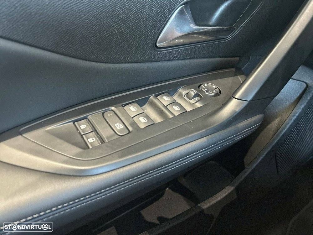 Peugeot 308 1.2 PureTech Allure EAT8 - 22