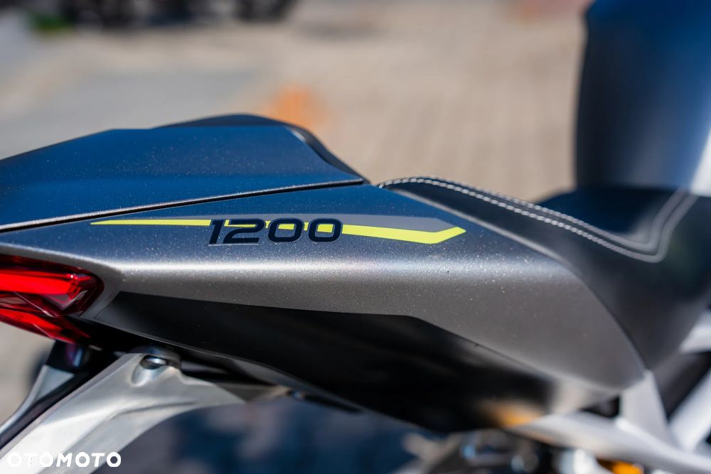 Triumph Speed Triple - 17
