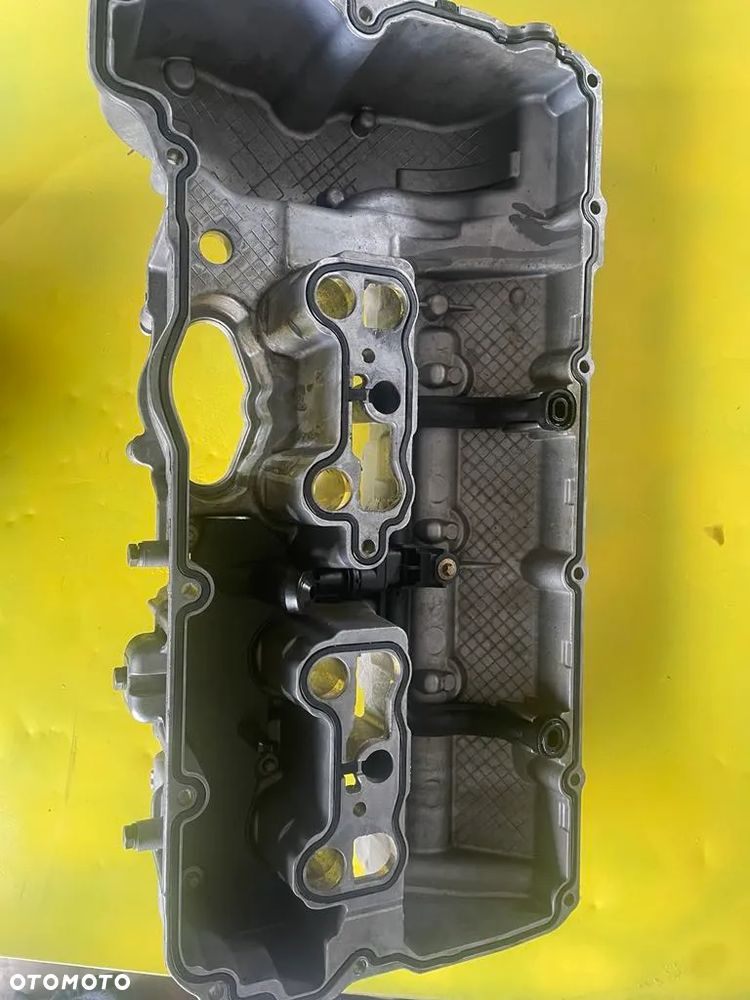 BMW F06 5.0i N63B44B POKRYWA ZAWOROW 7629995 - 2