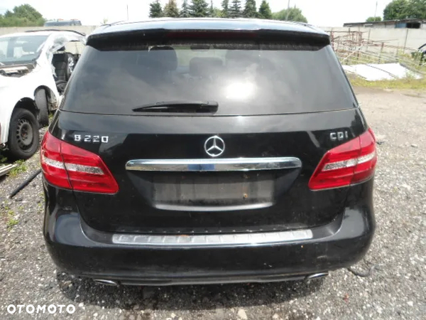 Mercedes W246 B klasa Klapa Tyl kpl 696