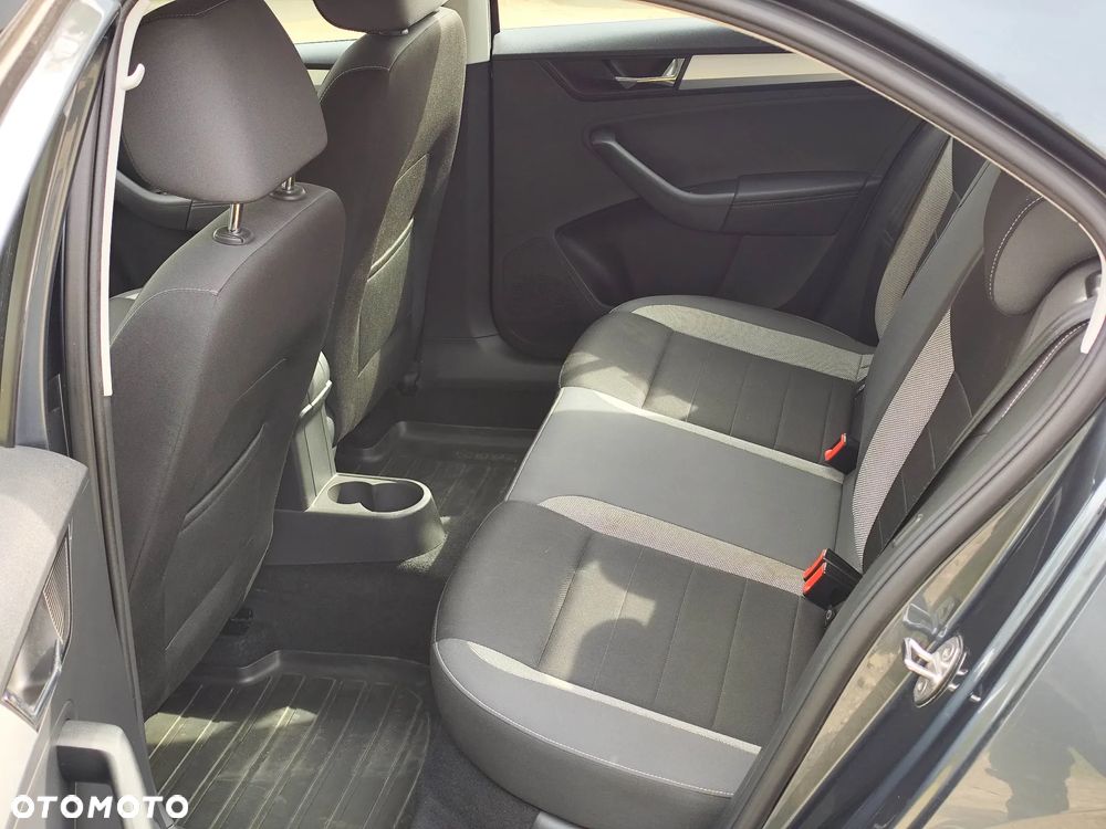 Skoda RAPID 1.0 TSI Ambition - 10