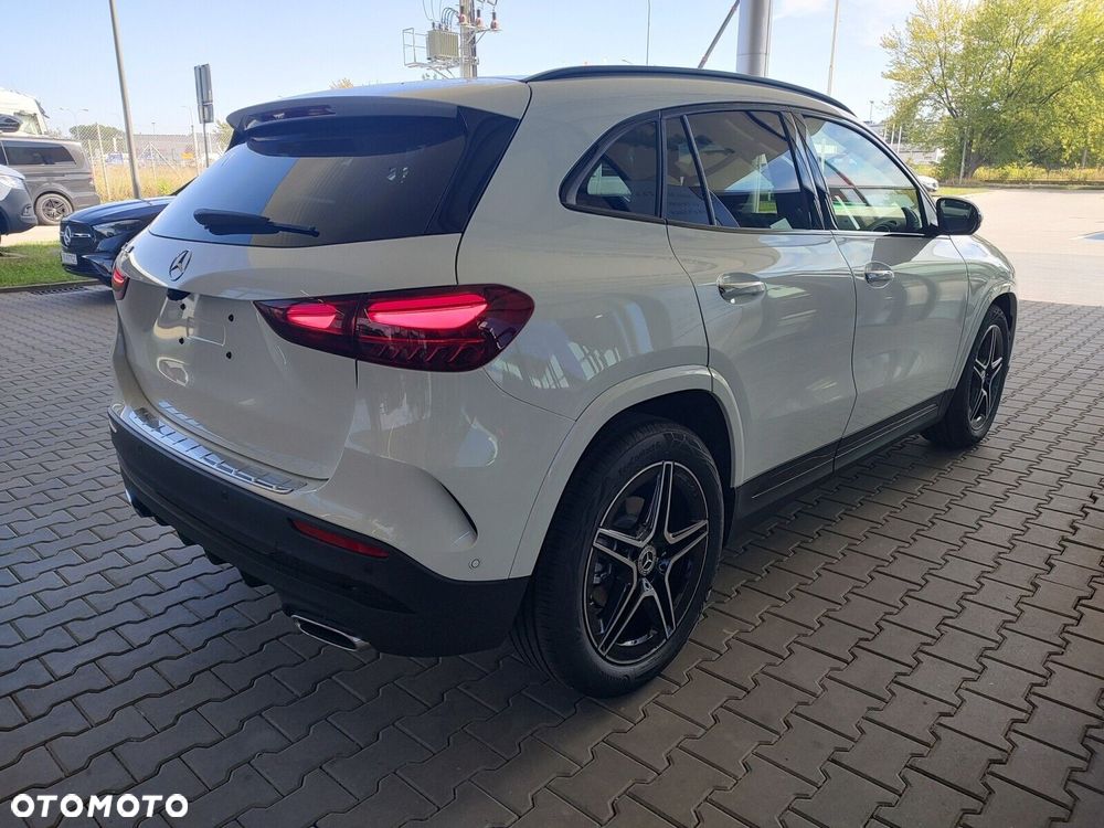 Mercedes-Benz GLA - 5