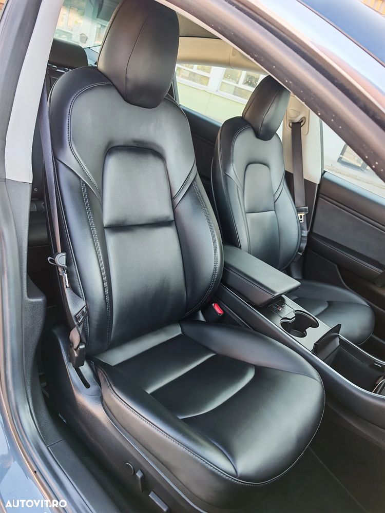 Tesla Model 3 - 7