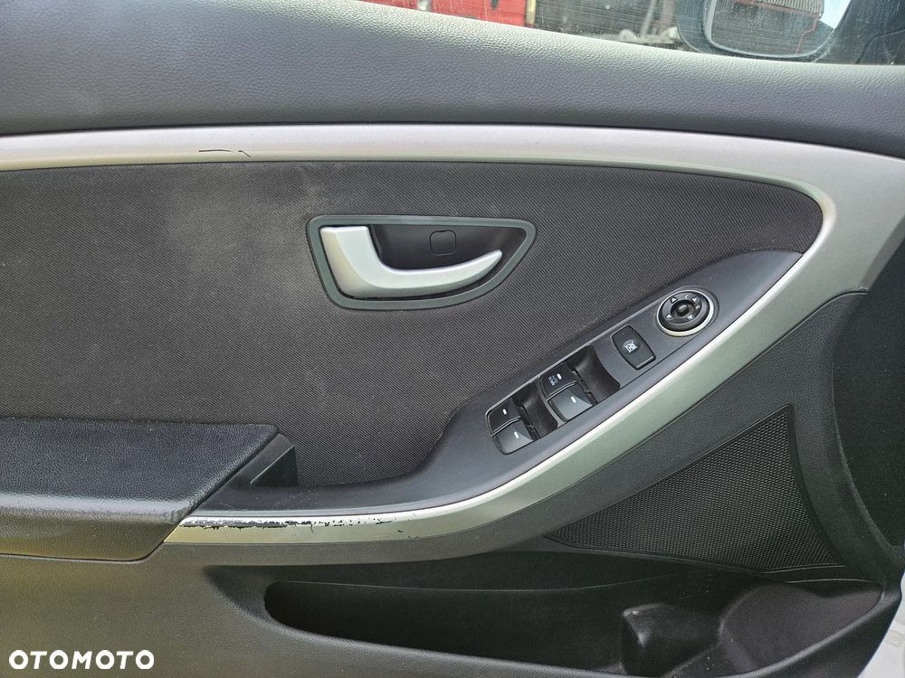 Hyundai i30 1.4 Classic + - 12