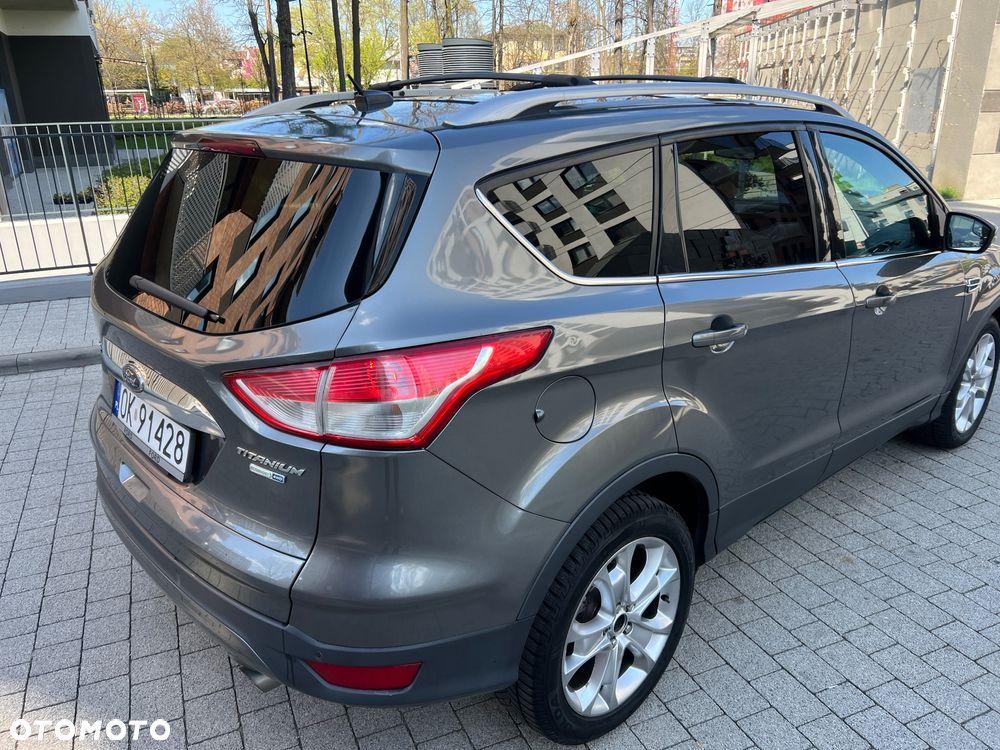 Ford Escape 2.0 EcoBoost AWD Titanium - 4