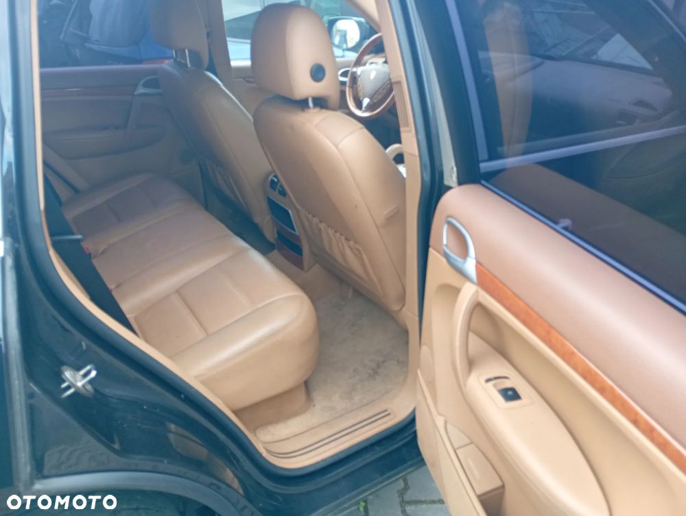 Porsche Cayenne - 13