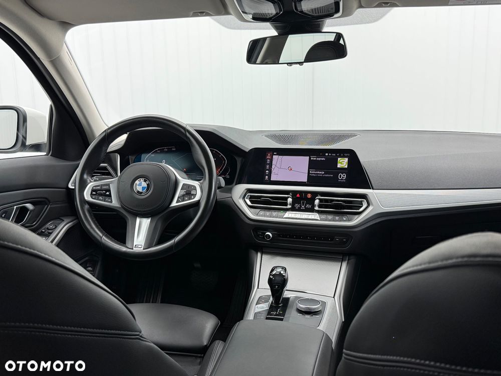 BMW Seria 3 318d Touring Advantage - 18