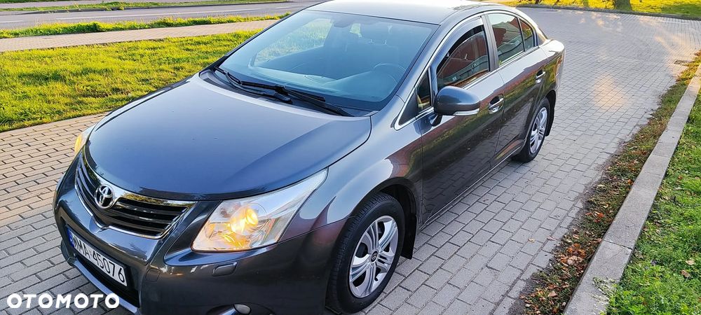 Toyota Avensis 2.0 D-4D - 16