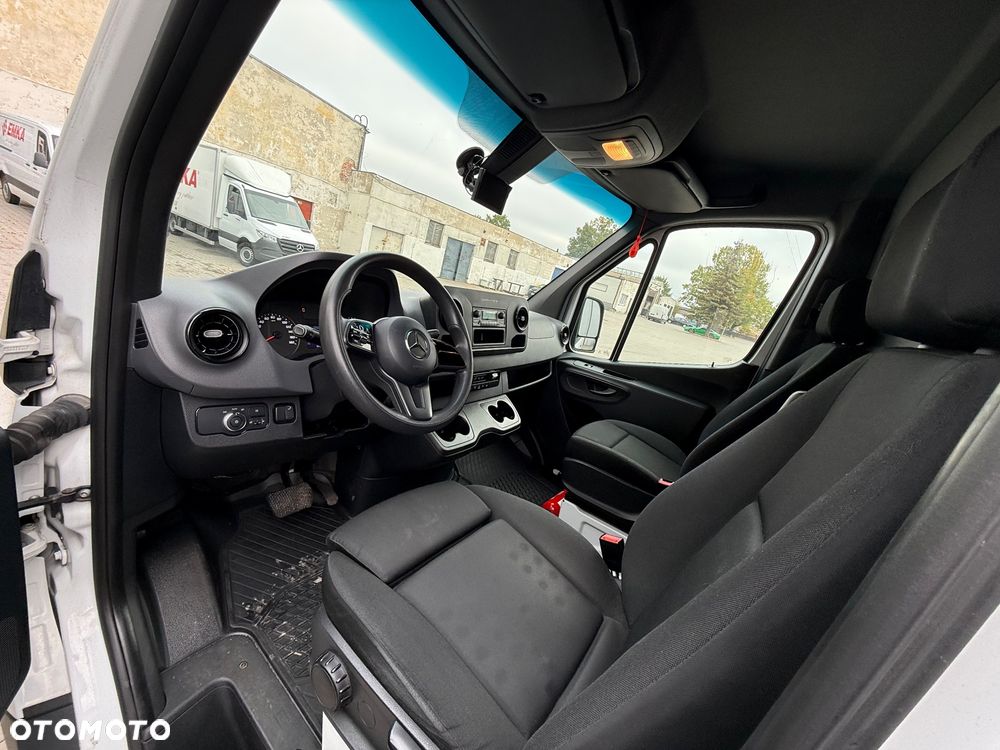 Mercedes-Benz Sprinter - 7