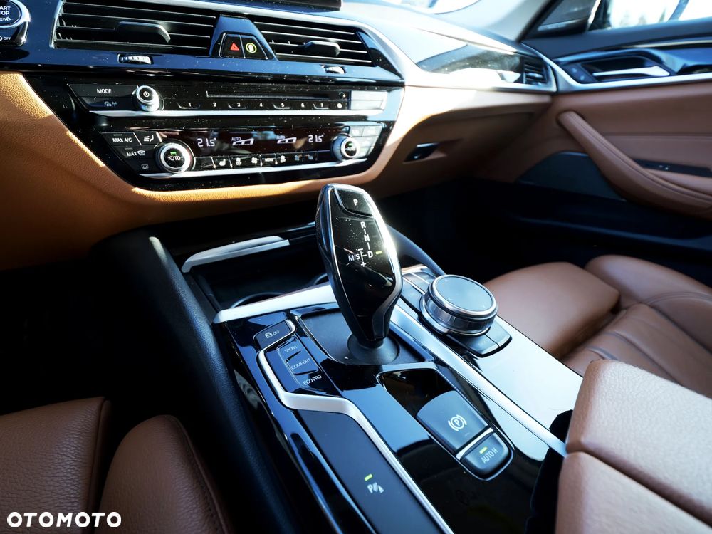 BMW Seria 5 520d xDrive Sport Line sport - 3