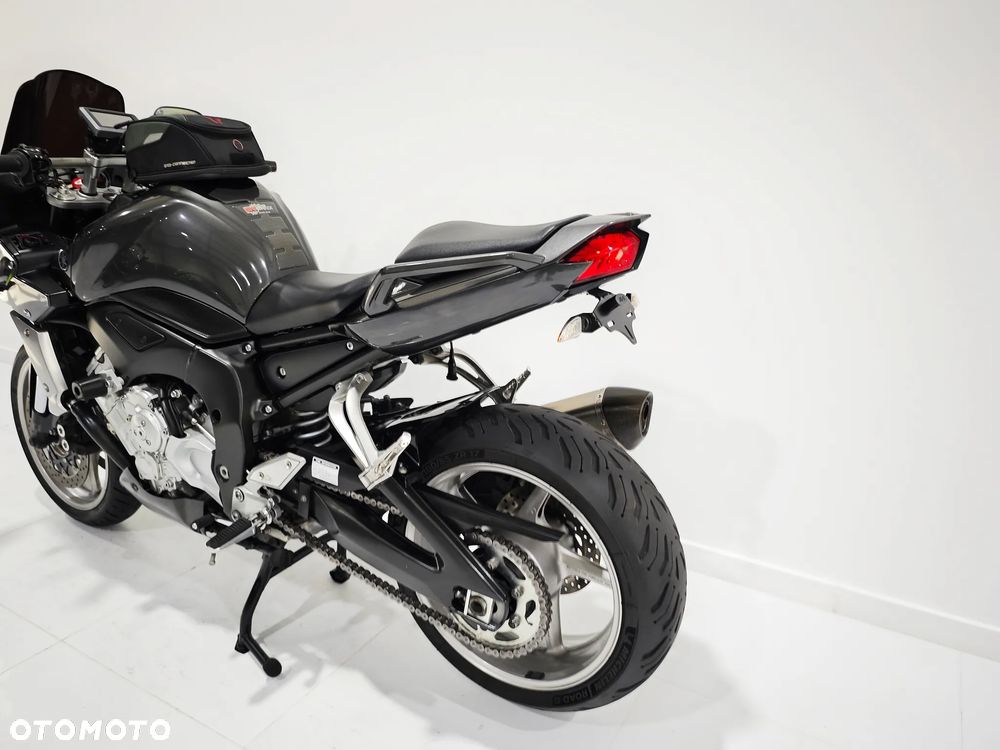 Yamaha FZ - 17