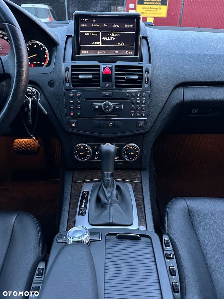Mercedes-Benz Klasa C 320 CDI DPF 4Matic 7G-TRONIC Elegance - 17