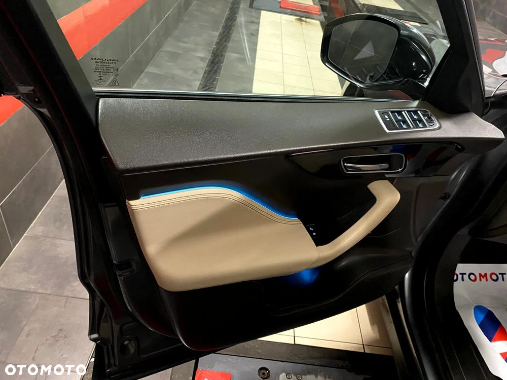 Jaguar F-Pace 20d AWD Pure - 17