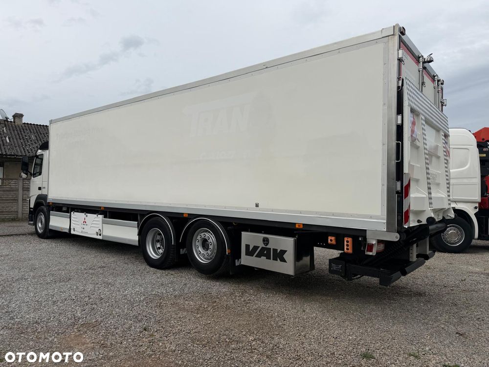 Volvo FM 370 / 6x2 / Chłodnia / Winda / - 12