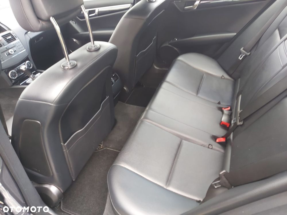 Mercedes-Benz Klasa C 200 CDI BlueEff Avantgarde - 12