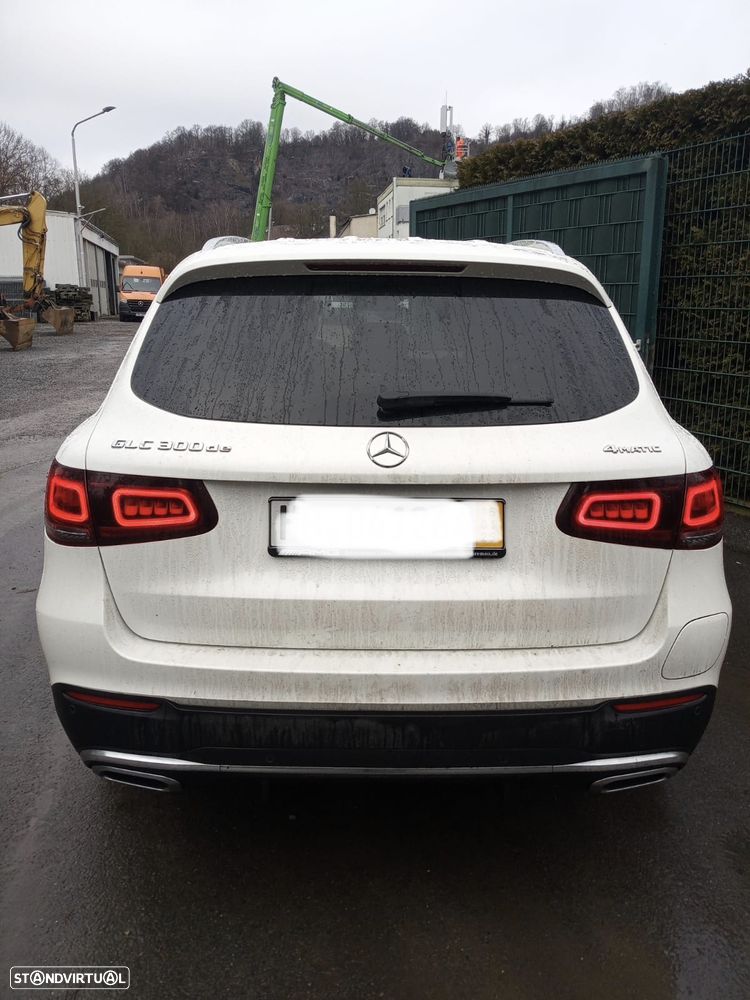Mercedes-Benz GLC 300 de 4Matic - 11