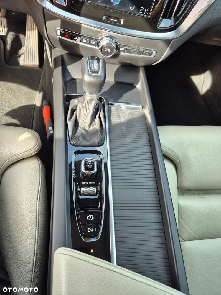 Volvo V60 T4 Momentum Pro - 20