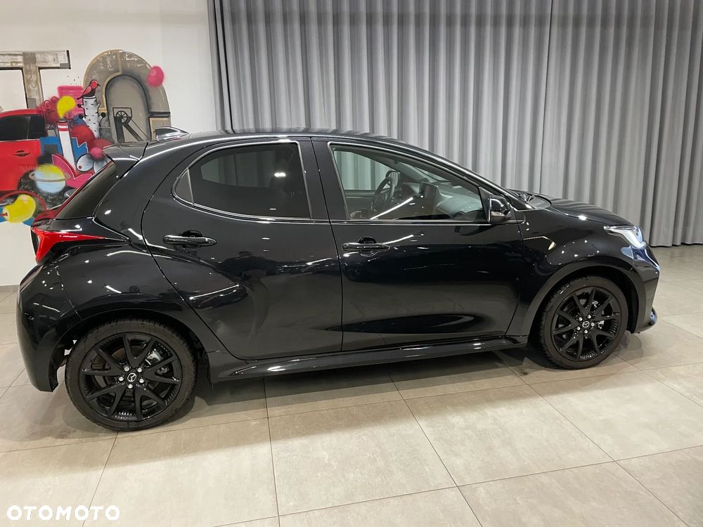 Mazda 2 Hybrid - 8