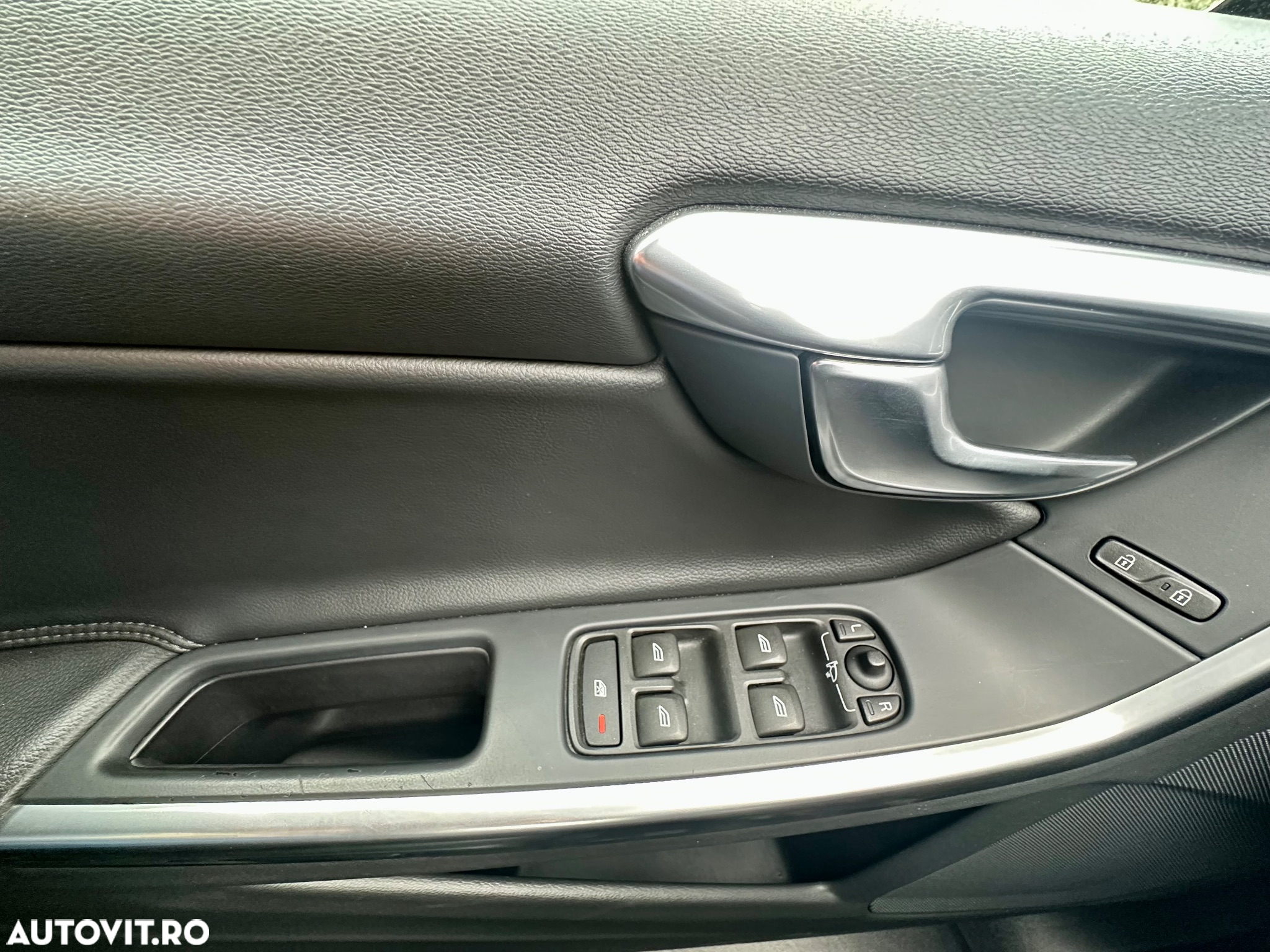Volvo S60 T3 Powershift Kinetic - 9