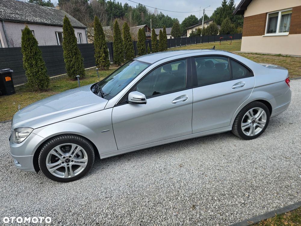 Mercedes-Benz Klasa C 180 K BlueEff Elegance - 2