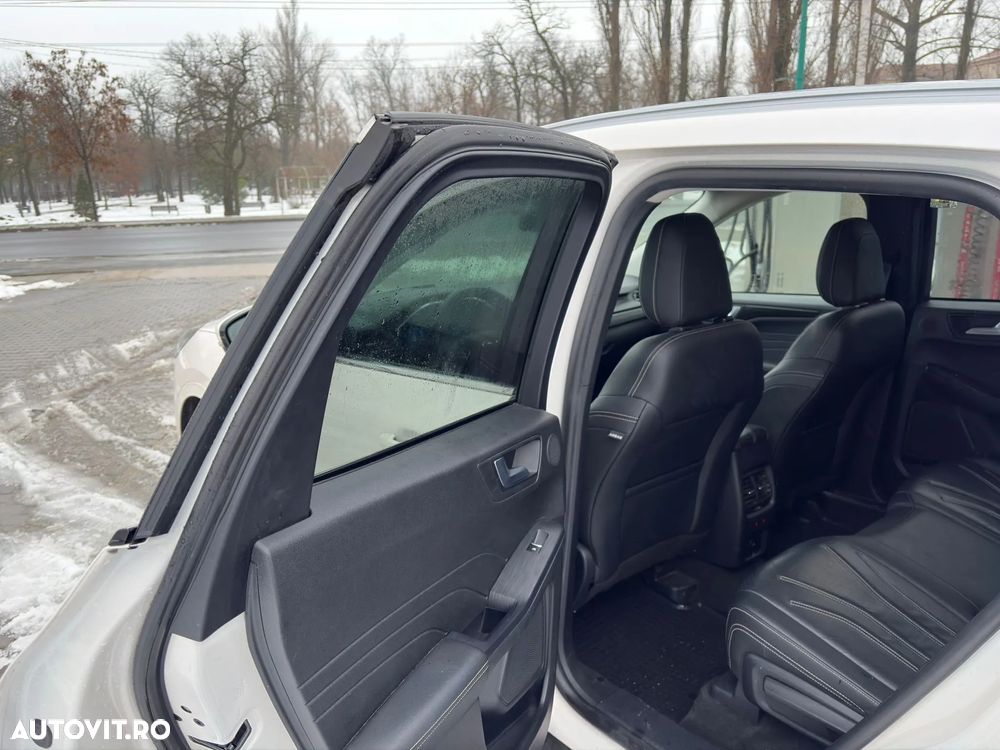 Ford Kuga - 16