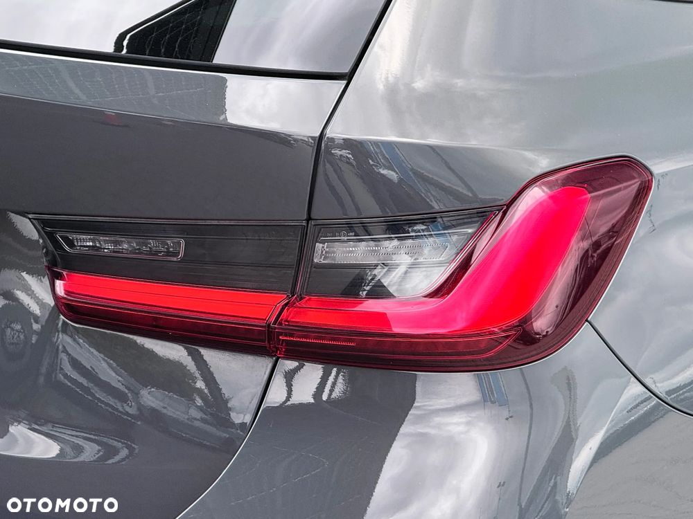 BMW Seria 3 330d xDrive M Sport - 11