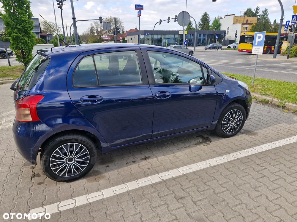 Toyota Yaris 1.0 Luna A/C - 2