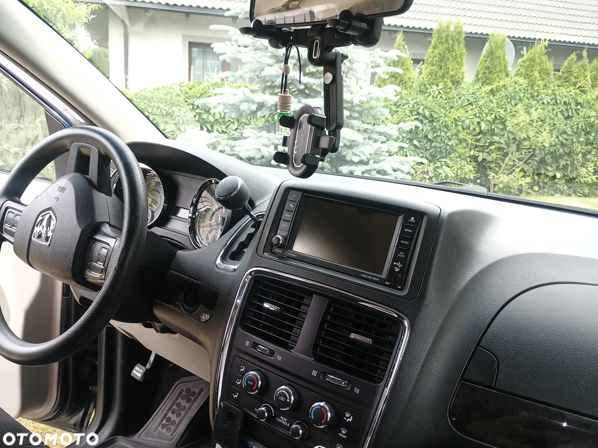 Dodge Grand Caravan - 13