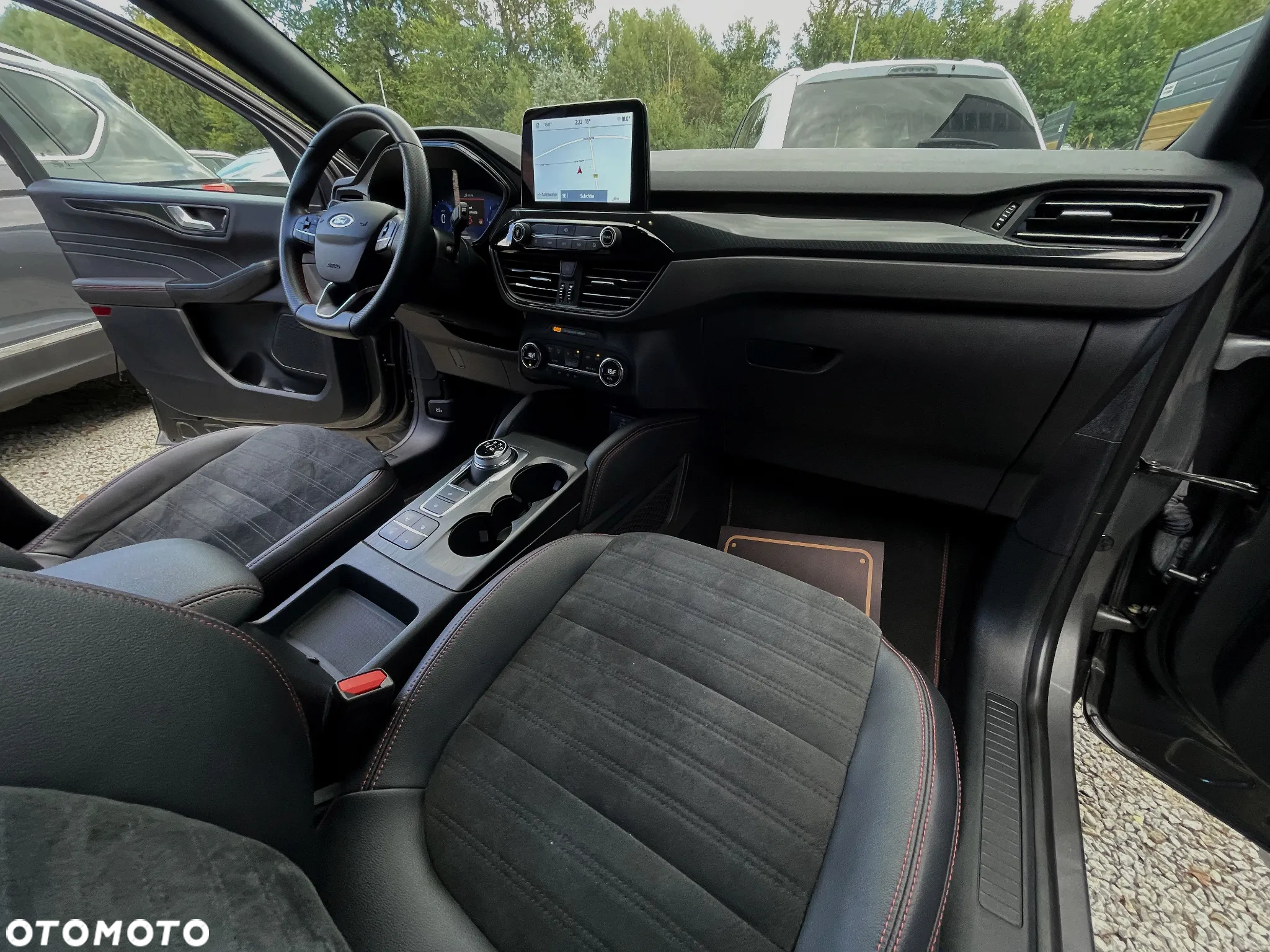 Ford Kuga 2.0 EcoBlue 4x4 ST-LINE X - 16