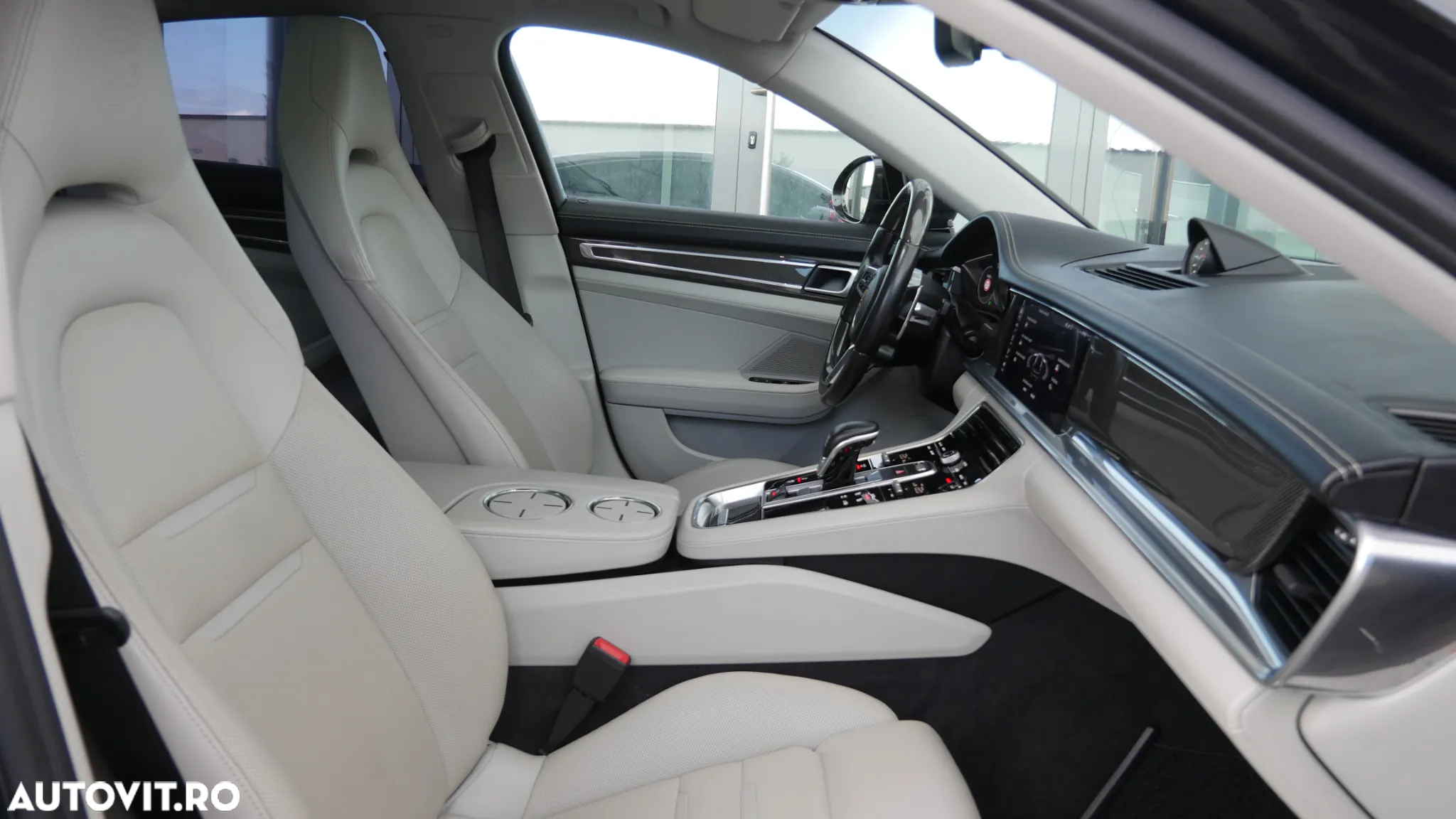 Porsche Panamera 4S - 31