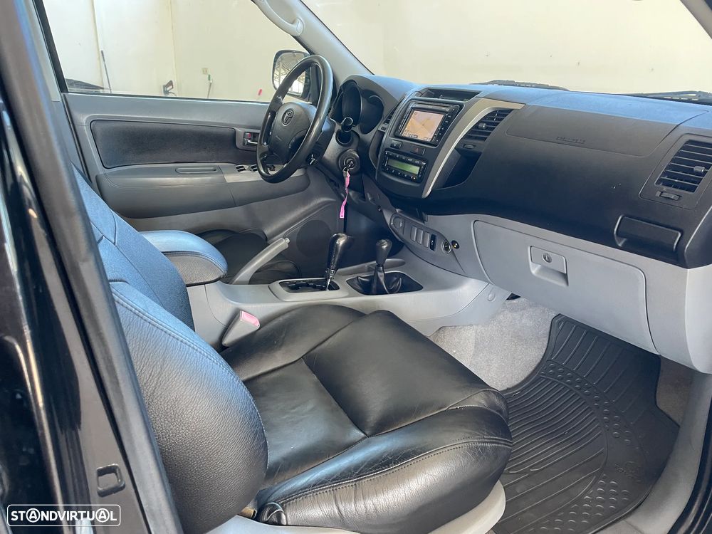 Toyota HILUX 3.0 D 4D C/DUPLA 4X4 - 23