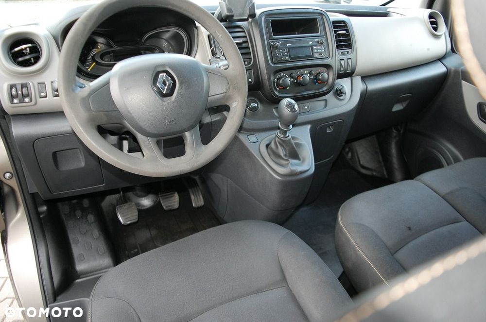 Renault Trafic - 23