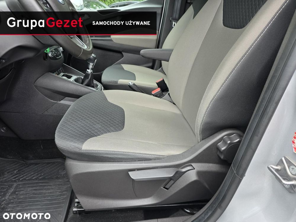 Ford Tourneo Courier - 32