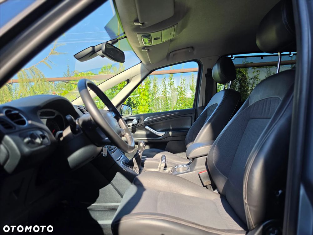 Ford S-Max - 13