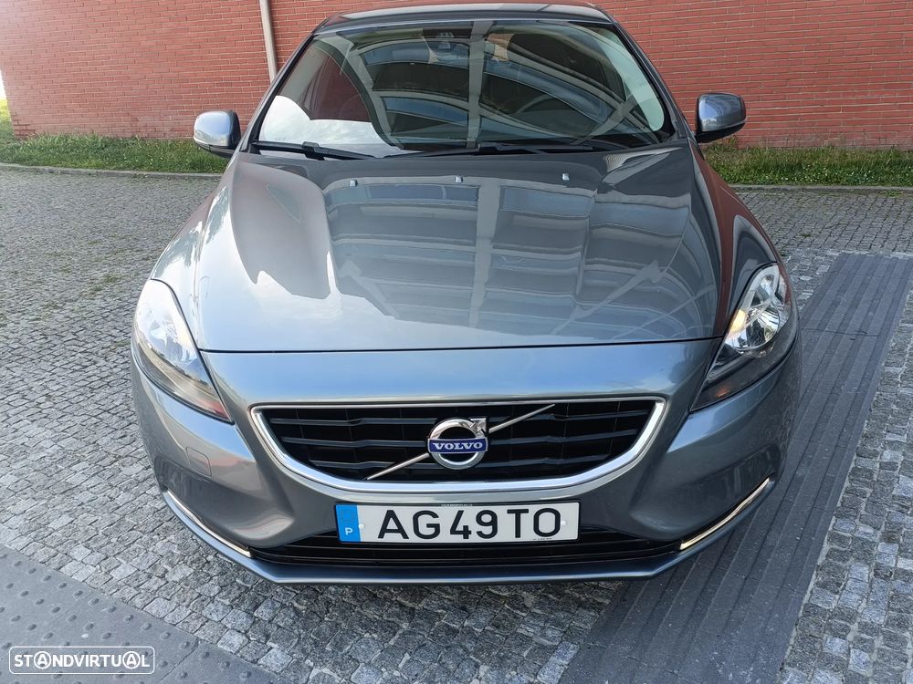 Volvo V40 D2 Momentum - 1