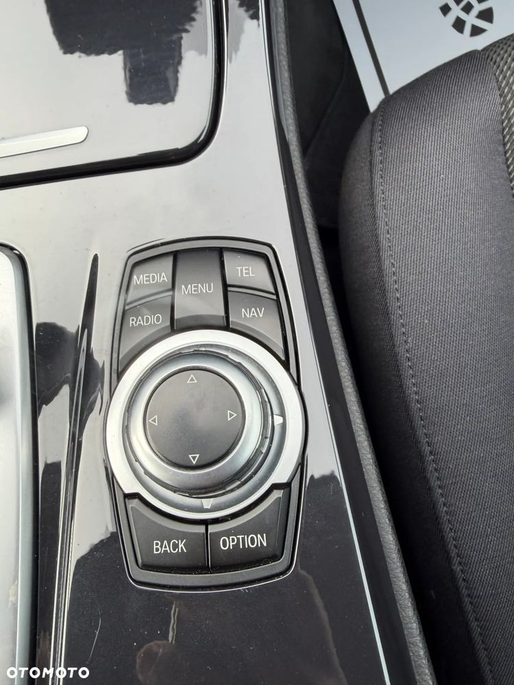 BMW Seria 5 520d Luxury Line - 13