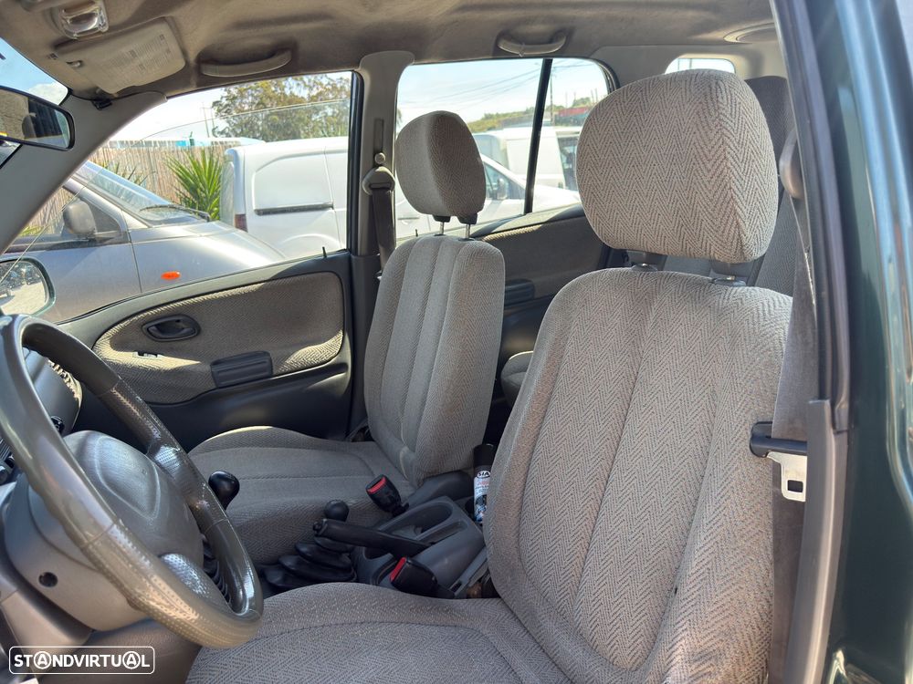 Suzuki Grand Vitara Metal Top 2.0 TDi - 4