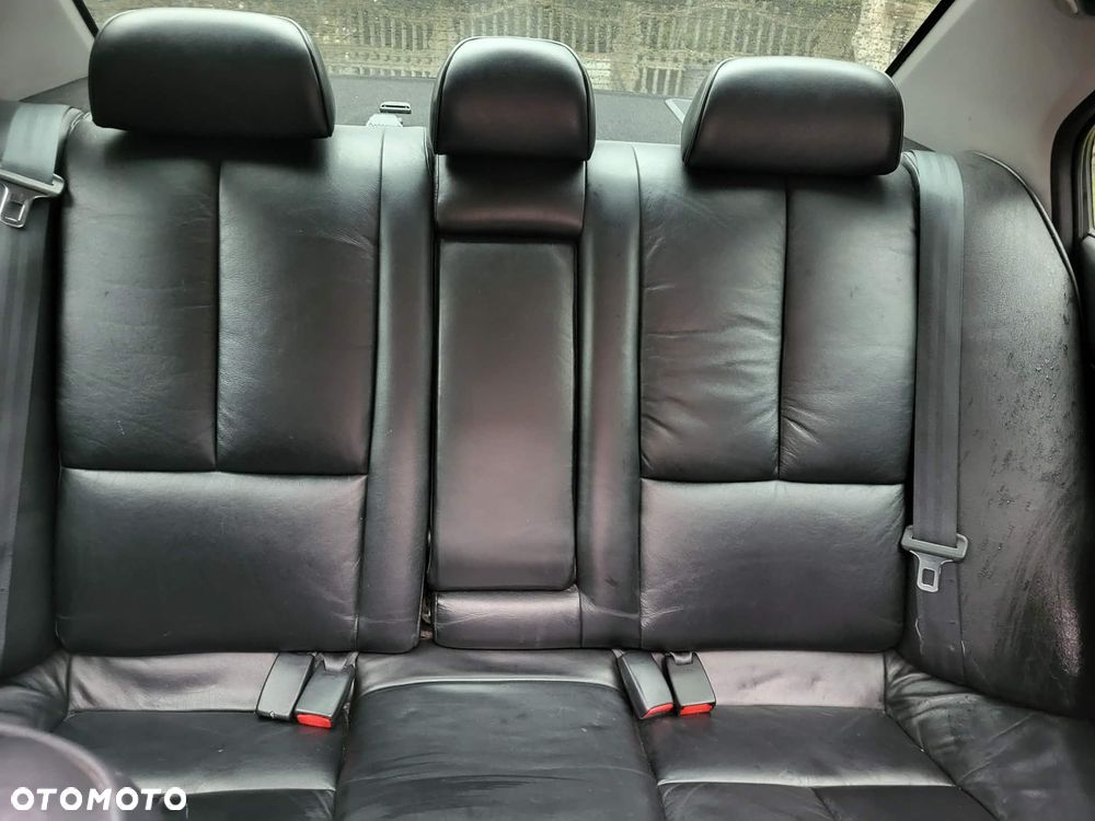 Mitsubishi Galant - 3