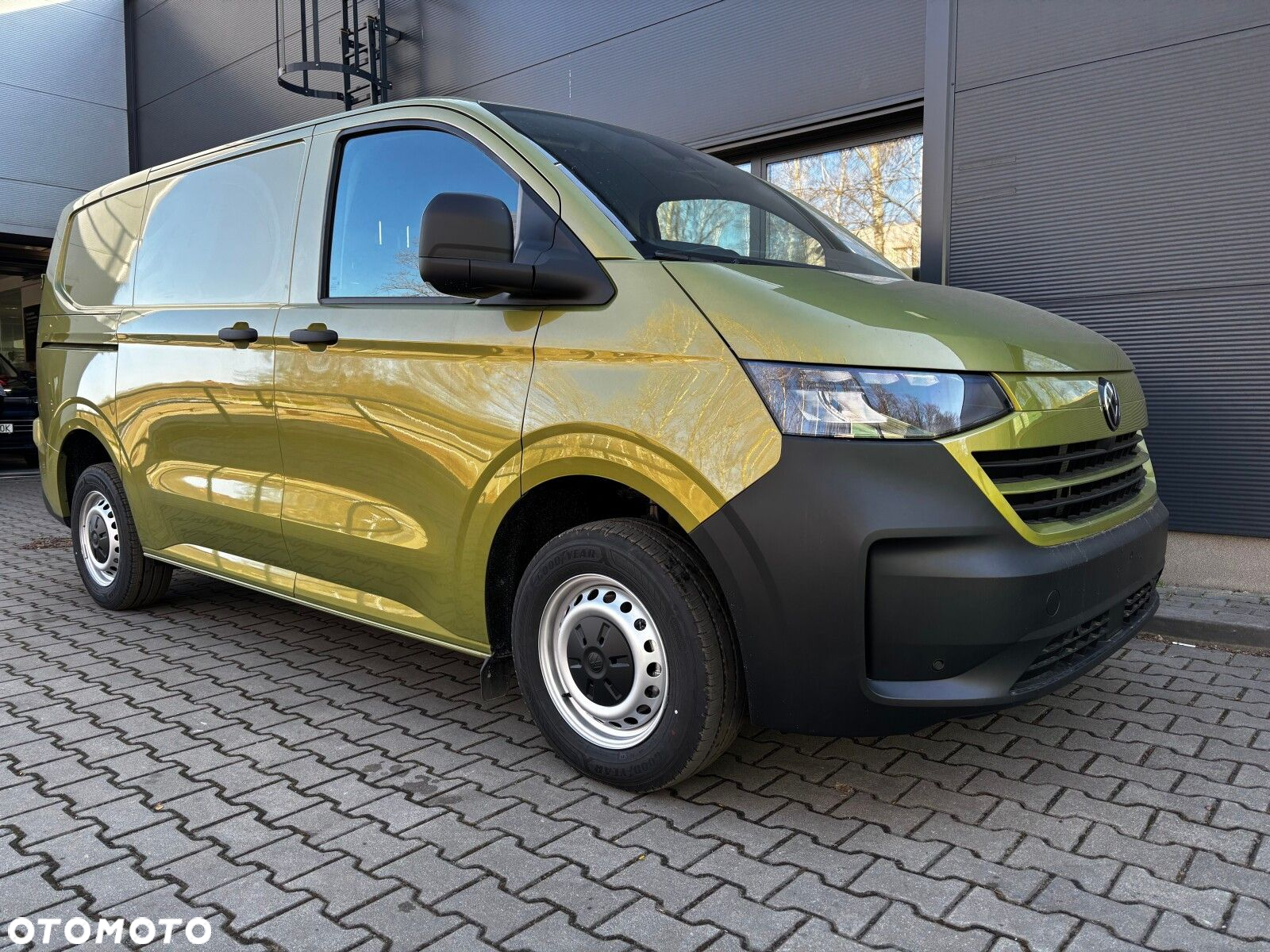 Volkswagen Transporter 2.0 TDI 150 KM 6-bm L1 - 32
