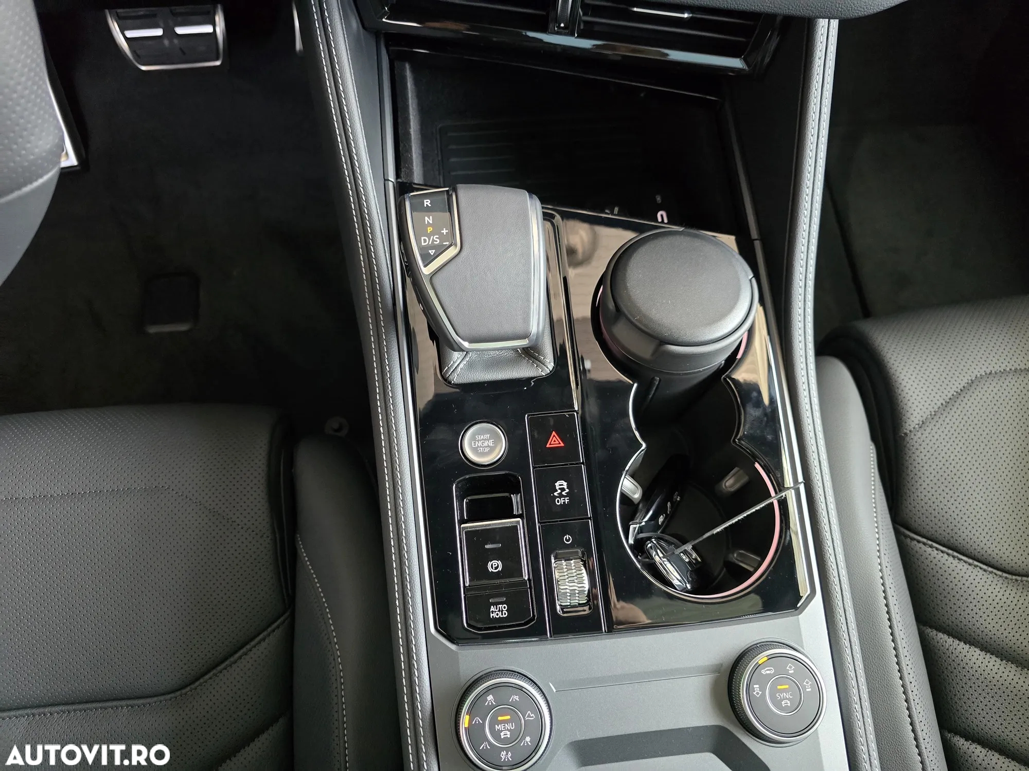 Volkswagen Touareg - 11