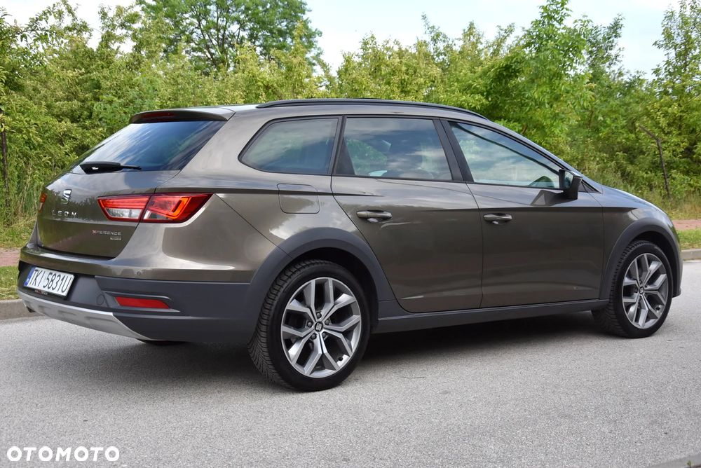 Seat Leon 2.0 TDI DPF Start&Stop DSG XCELLENCE - 11