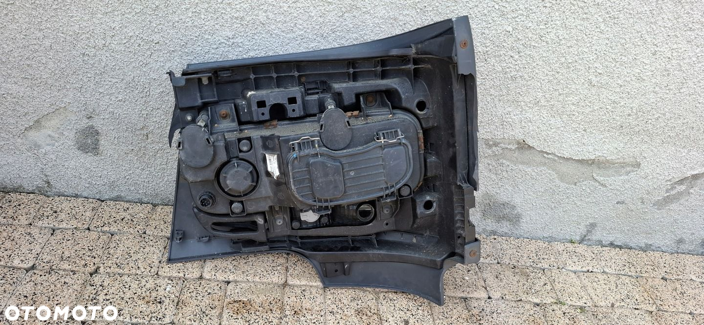 MERCEDES ATEGO 3 2013- lampa narożnik zderzaka lewy przód A9738202461 - 2