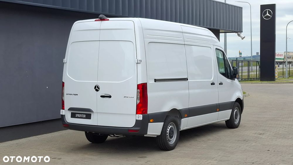 Mercedes-Benz Sprinter - 5